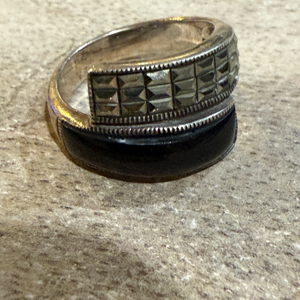 925 Silver and Black Woman’s Ring